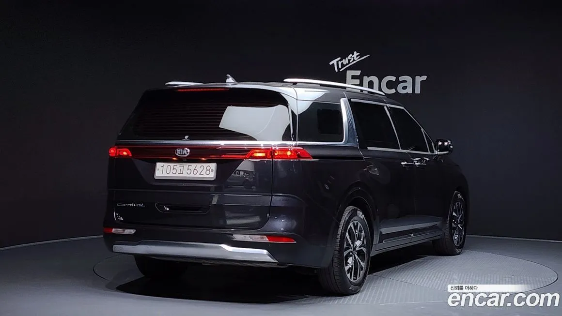 Kia Carnival — фото 5