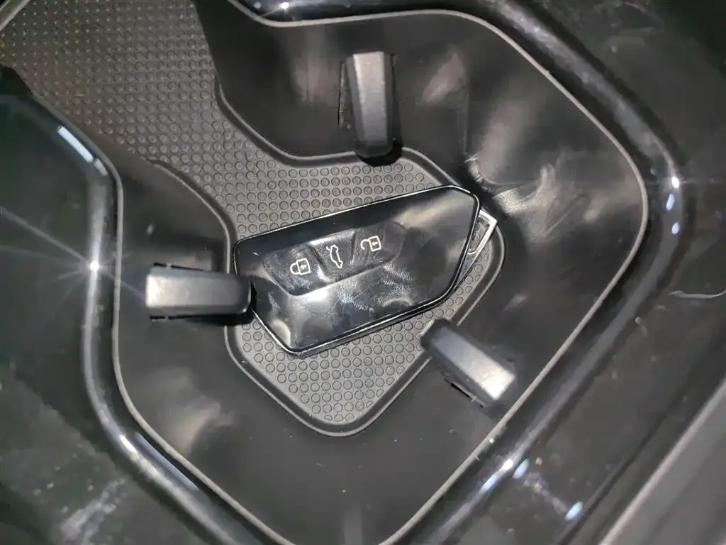 Volkswagen Tiguan L 2024 из CN, фото 8