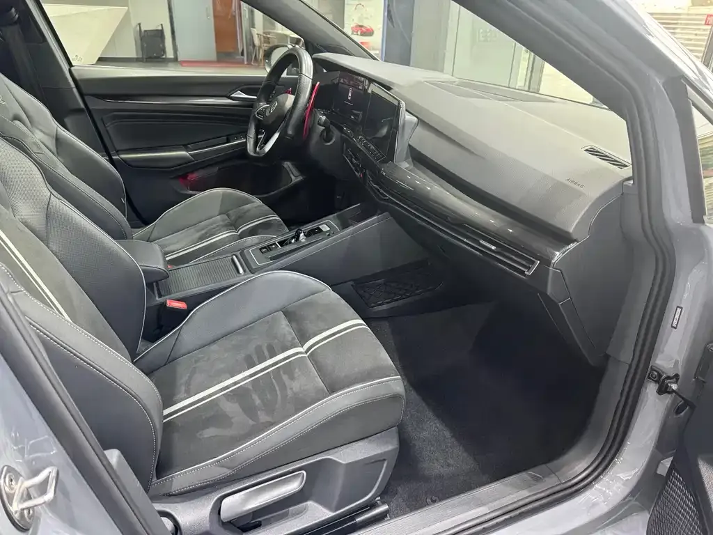 Volkswagen Golf 2022 из CN, фото 4
