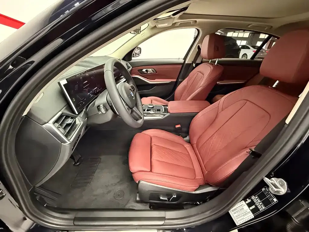 BMW 3 Series 2024 из CN, фото 10
