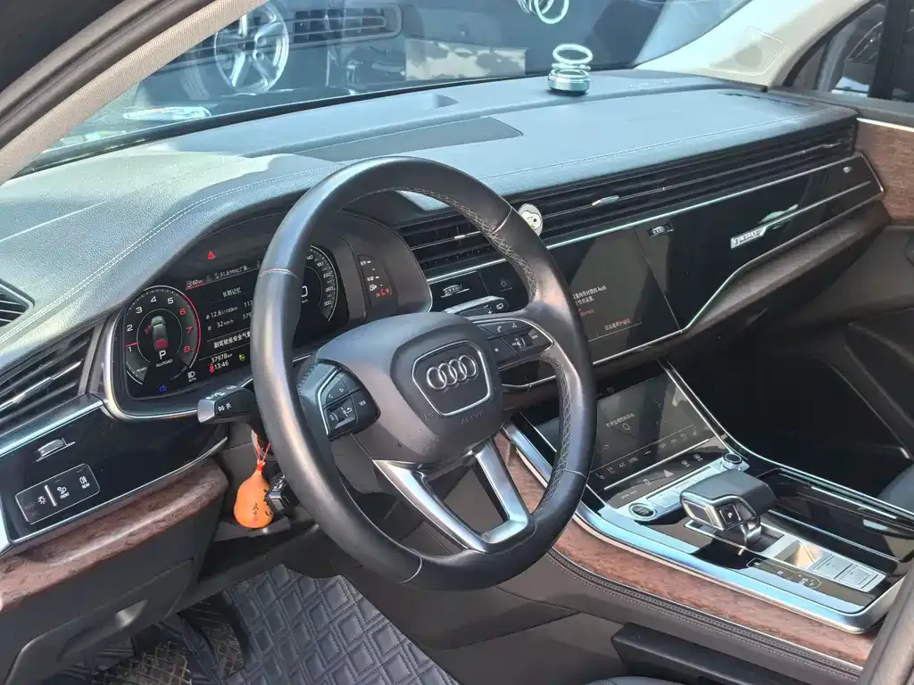 Audi Q7 — фото 2