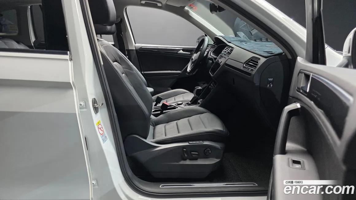 Volkswagen Tiguan — фото 8