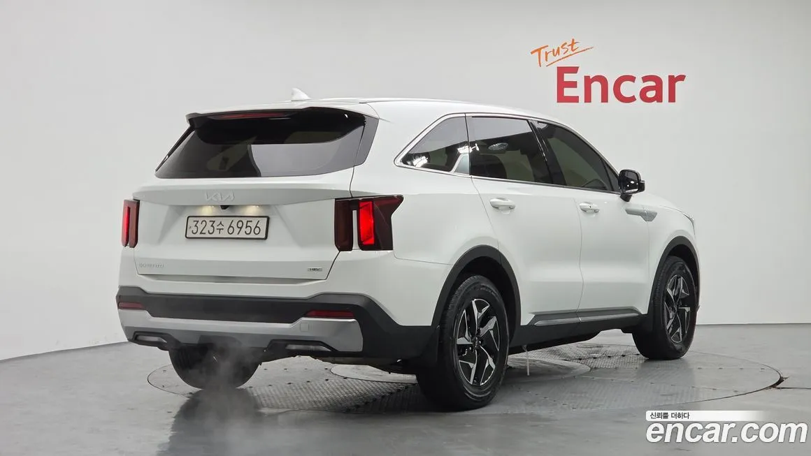 Kia Sorento — фото 7
