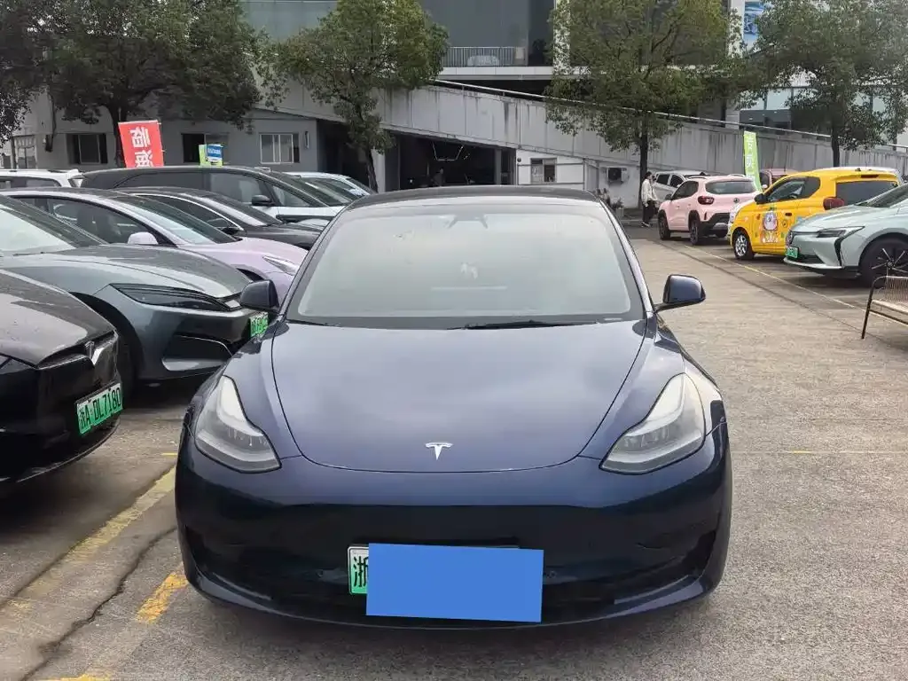 Tesla Model 3 — фото 5