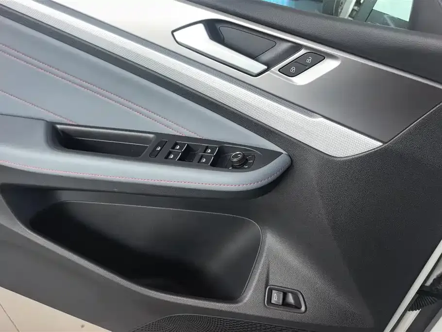 Volkswagen Lamando 2024 из CN, фото 7