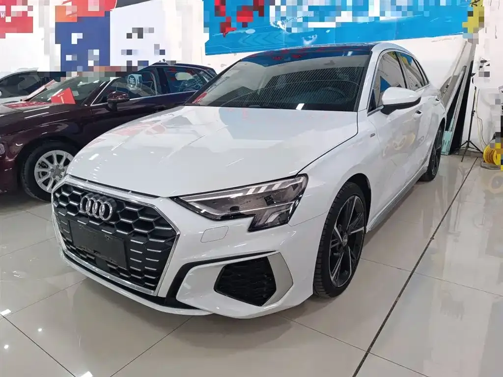 Audi A3 — фото 1