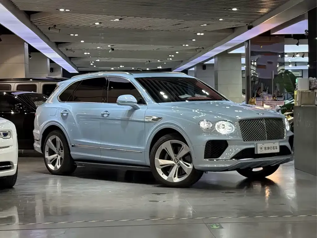 Bentley Bentayga 2023 из CN, фото 4