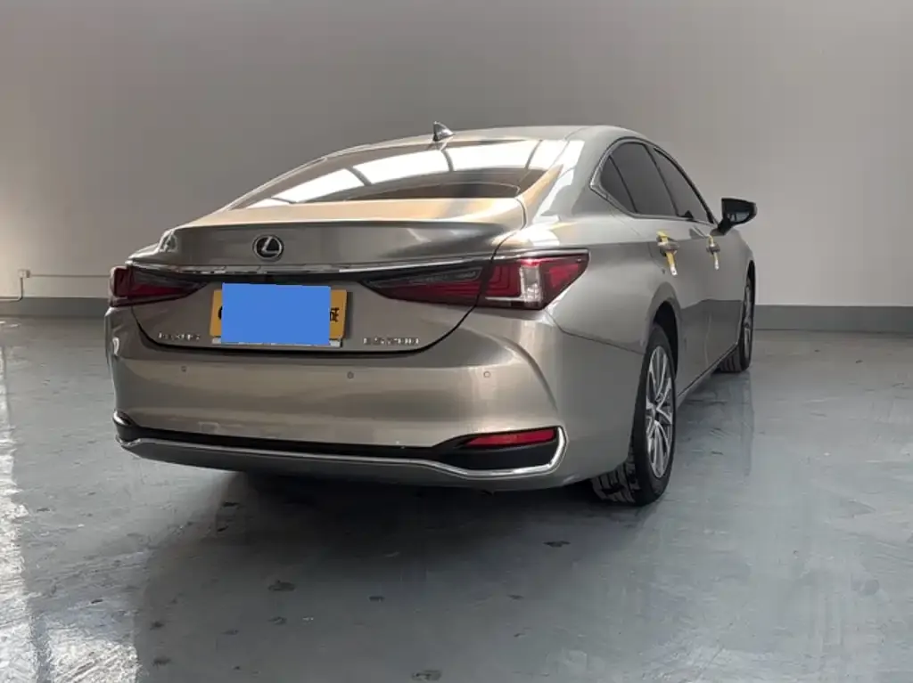 Lexus ES 2025 из CN, фото 3