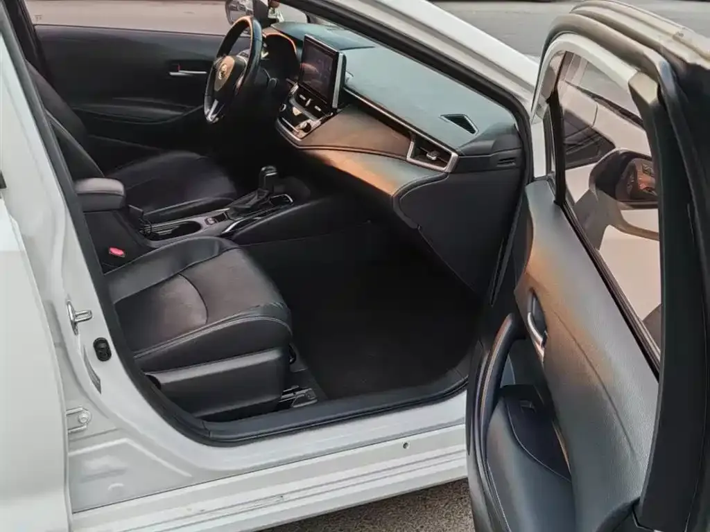 Toyota Corolla 2021 из CN, фото 10