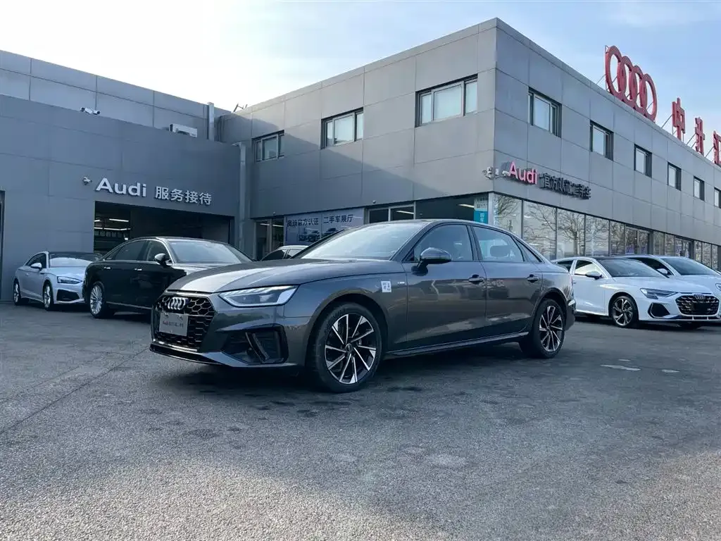 Audi A4L 2023 из CN, фото 1