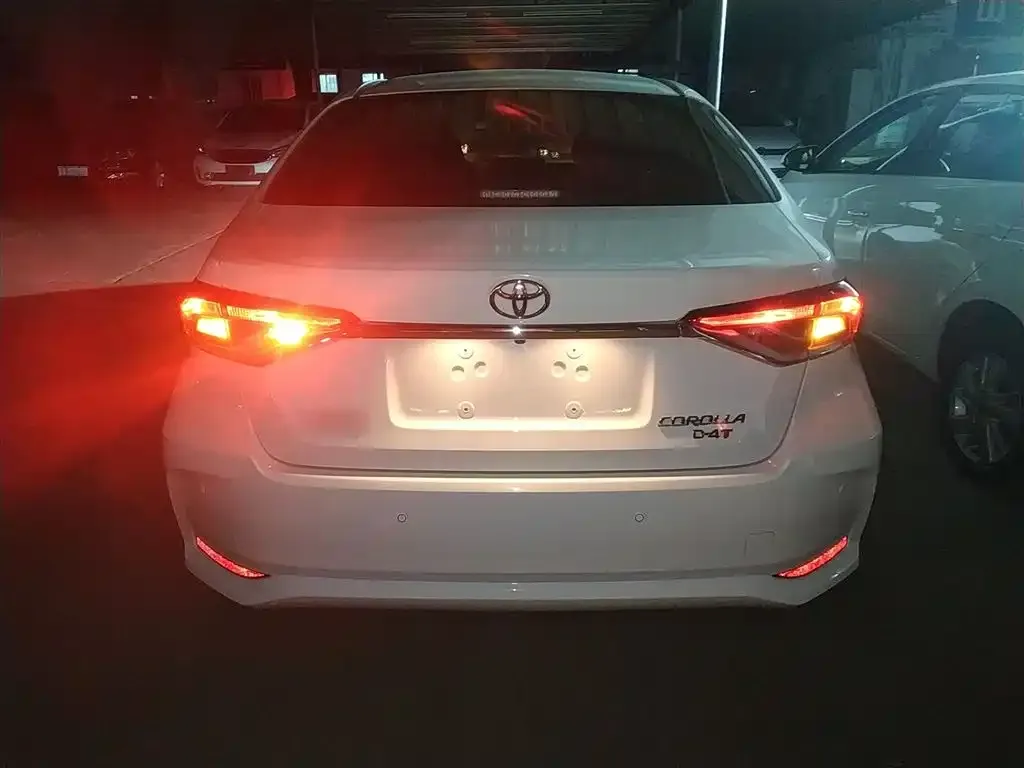 Toyota Corolla — фото 2