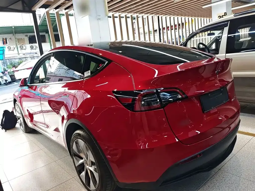 Tesla Model Y — фото 5