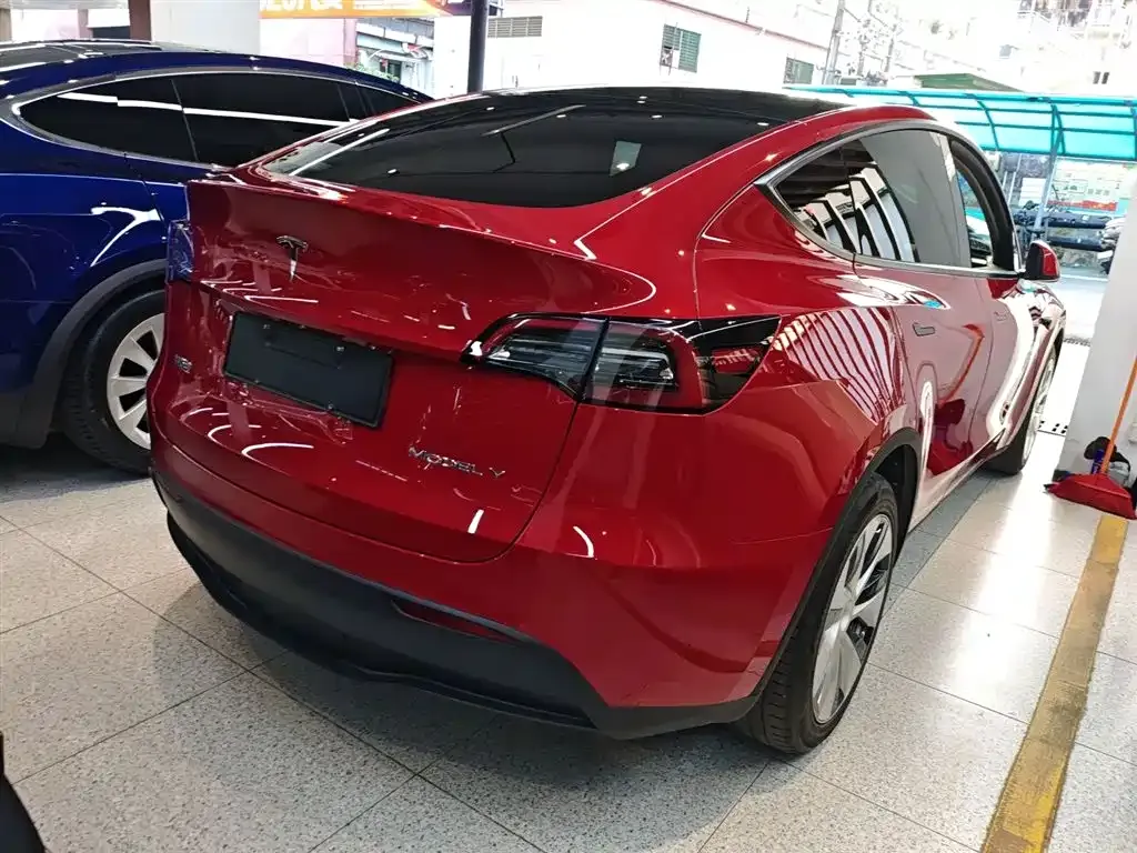 Tesla Model Y — фото 7