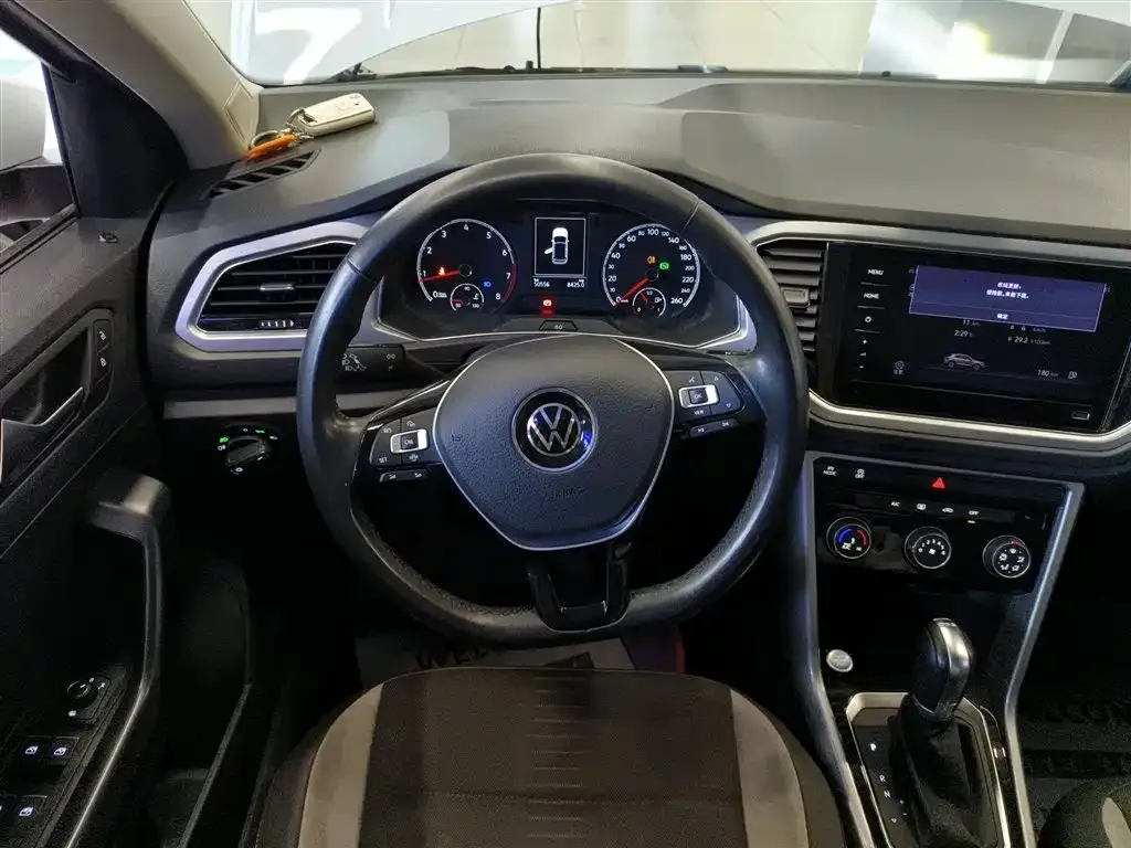 Volkswagen T-Roc 2023 из CN, фото 3