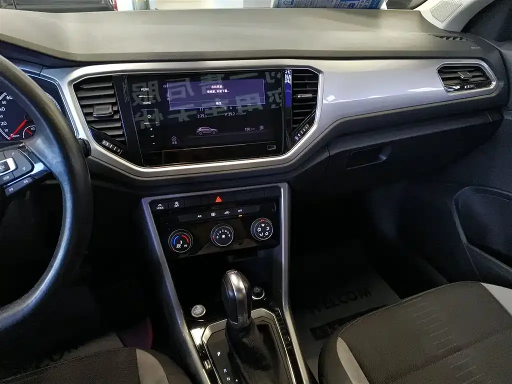Volkswagen T-Roc 2023 из CN, фото 5