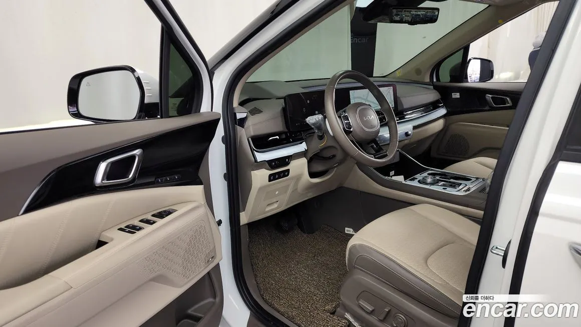 Kia Carnival — фото 10