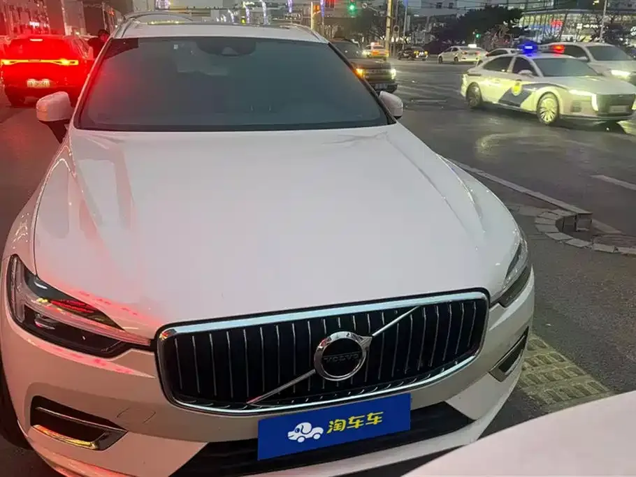 Volvo XC60 — фото 2