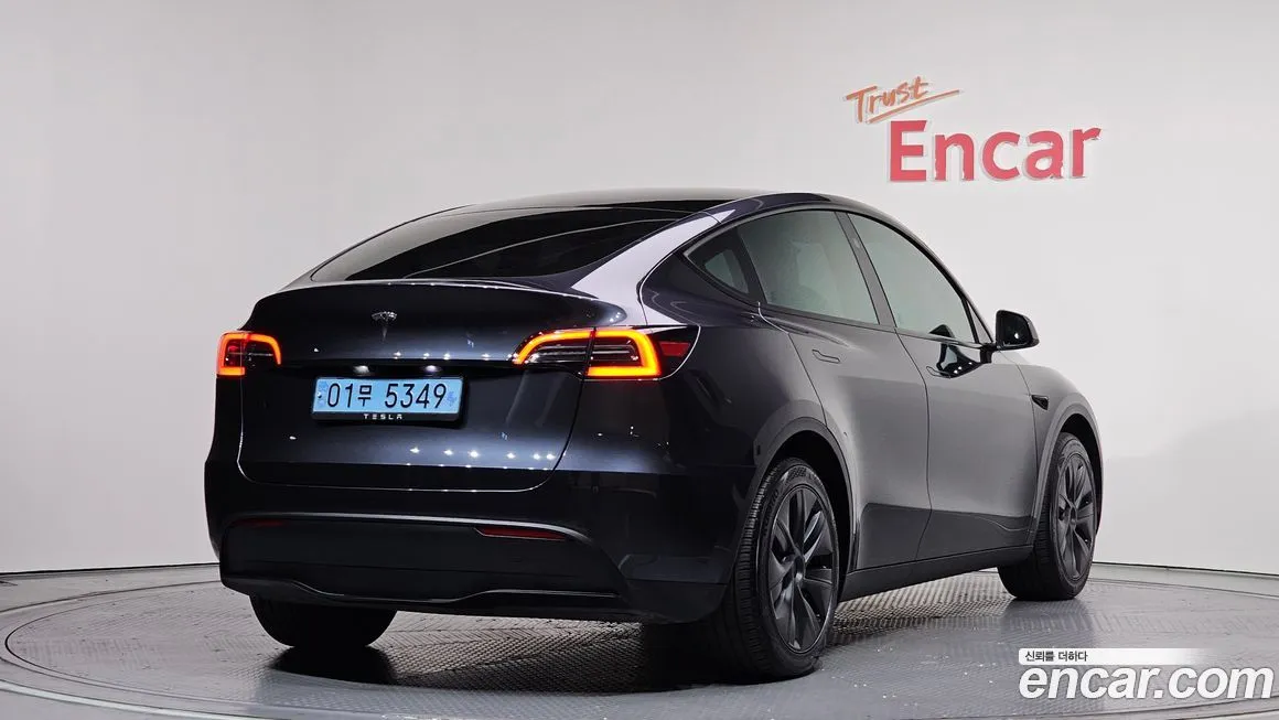 Tesla Model Y — фото 4