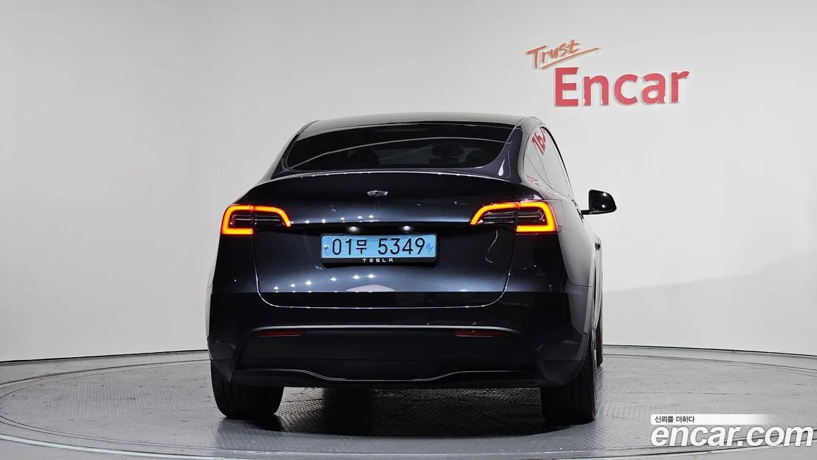 Tesla Model Y — фото 2