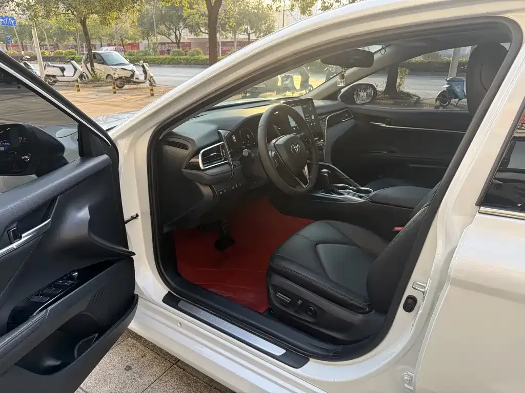 Toyota Camry 2021 из CN, фото 3