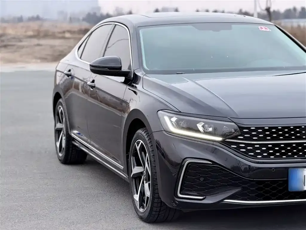 Volkswagen Passat — фото 8