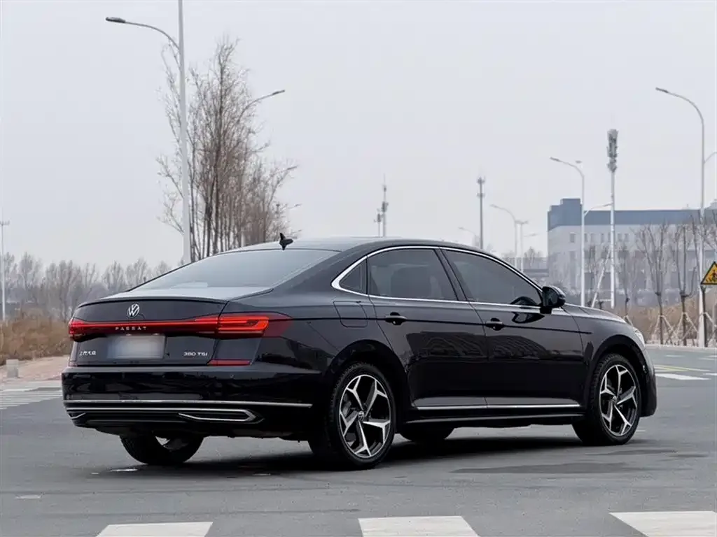 Volkswagen Passat — фото 6