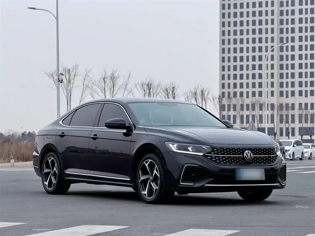 Volkswagen Passat — фото 10