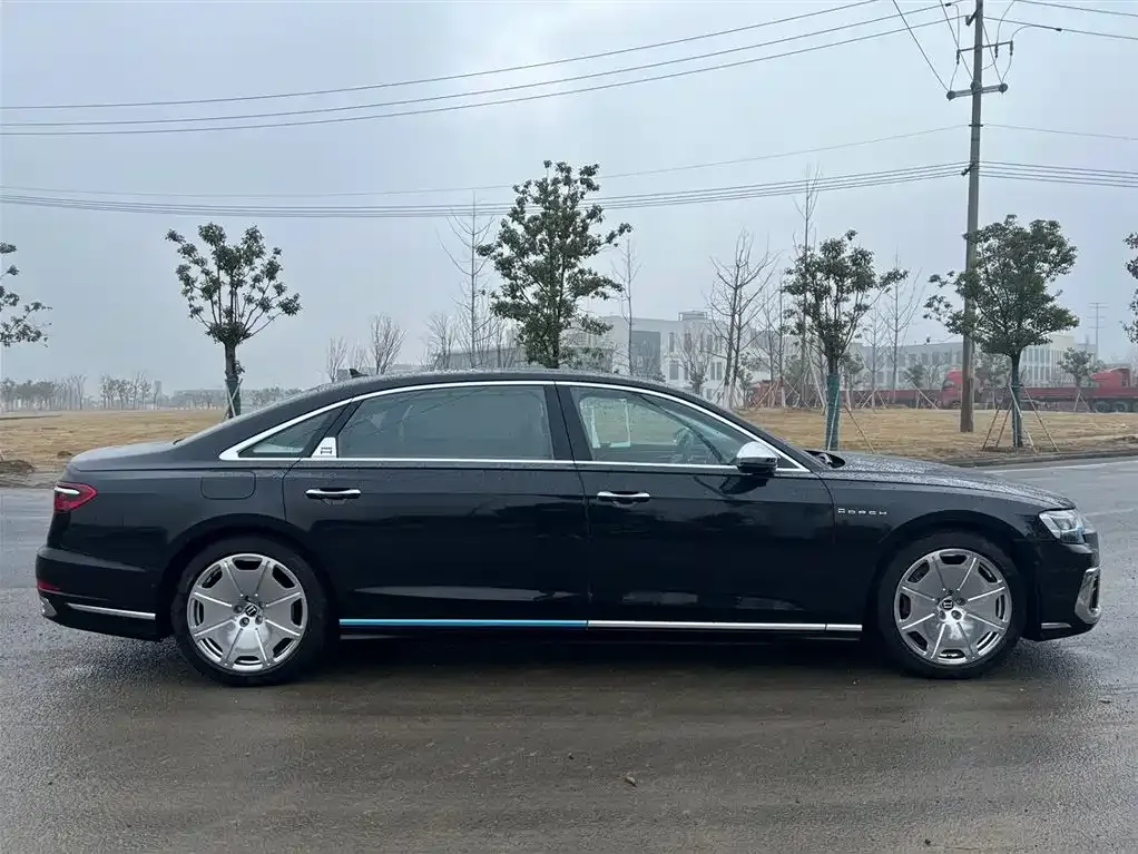 Audi A8 — фото 8