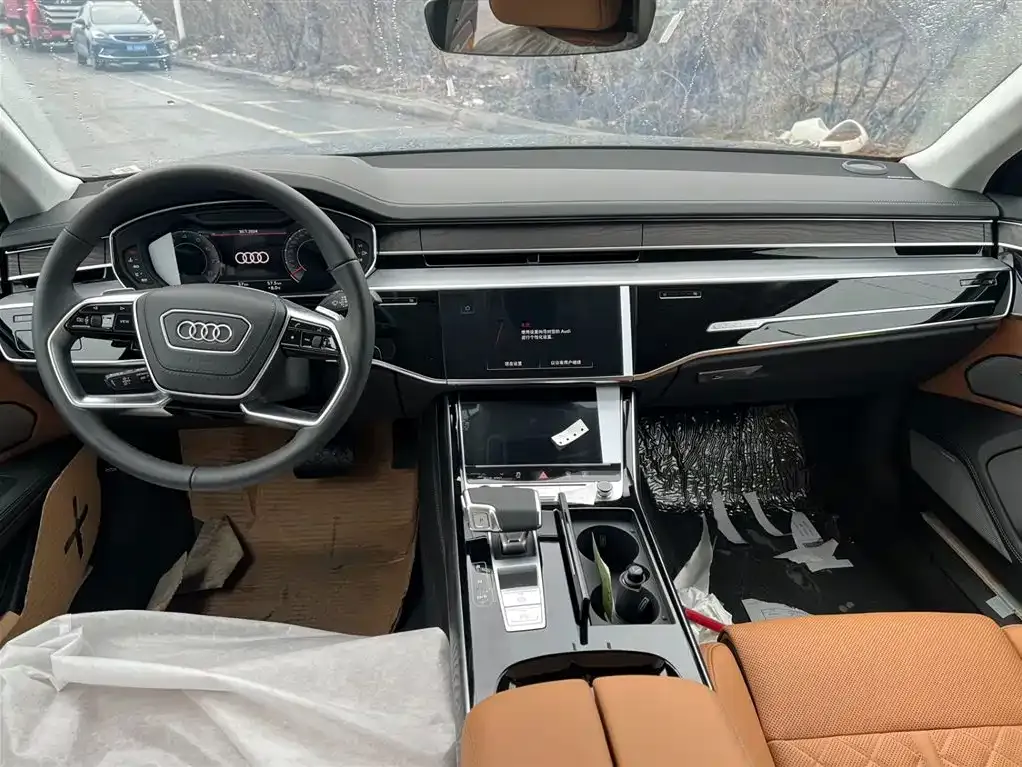 Audi A8 — фото 6