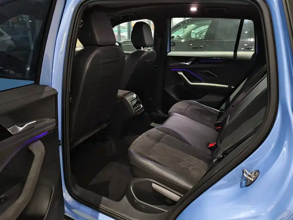 Volkswagen Tiguan L 2024 из CN, фото 2