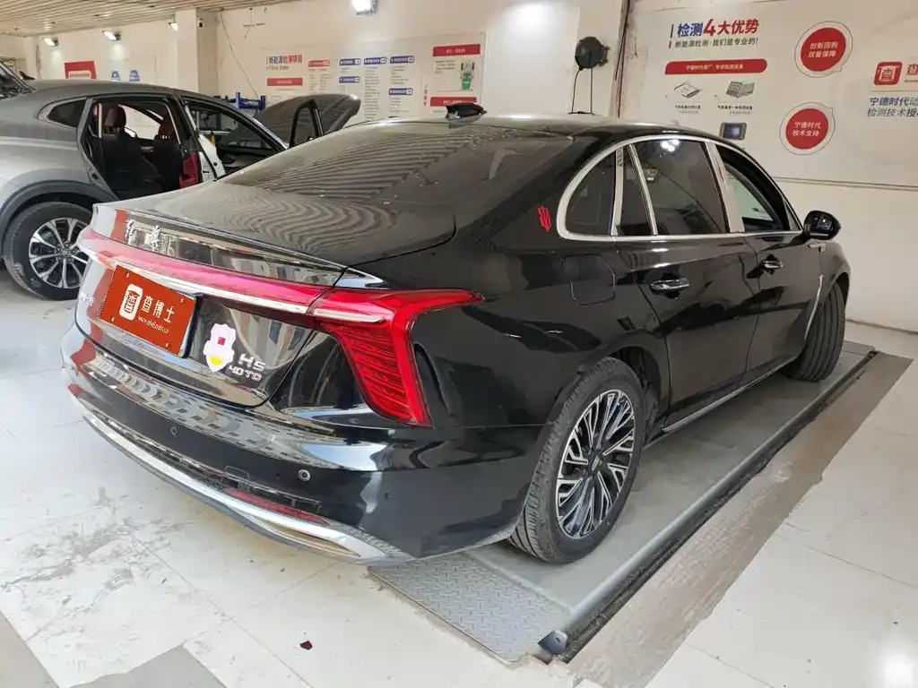 Hongqi H5 — фото 2