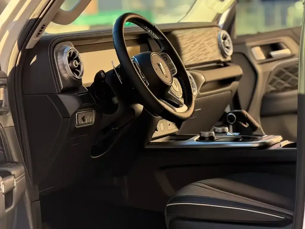 Tank 300 — фото 2