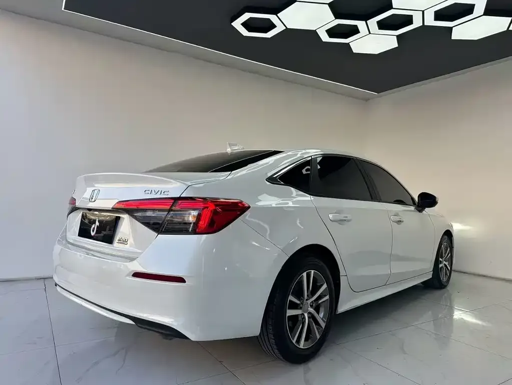 Honda Civic — фото 8