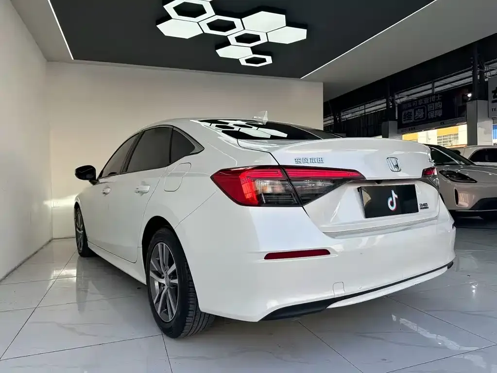 Honda Civic — фото 7
