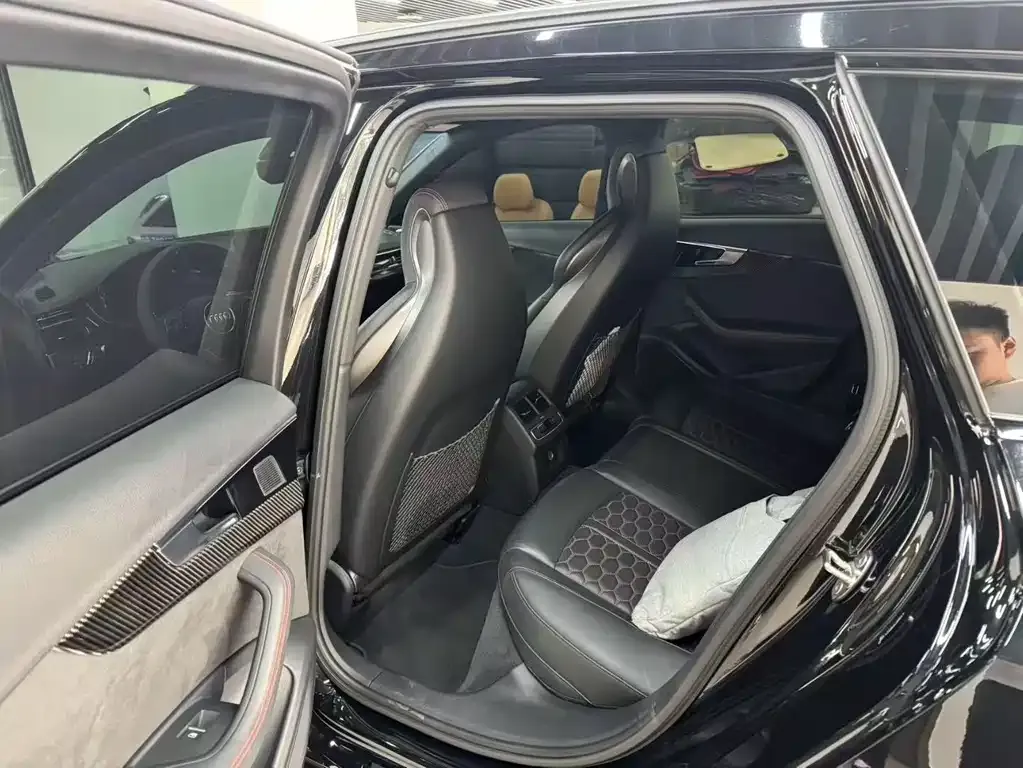 Audi RS 4 2022 из CN, фото 4