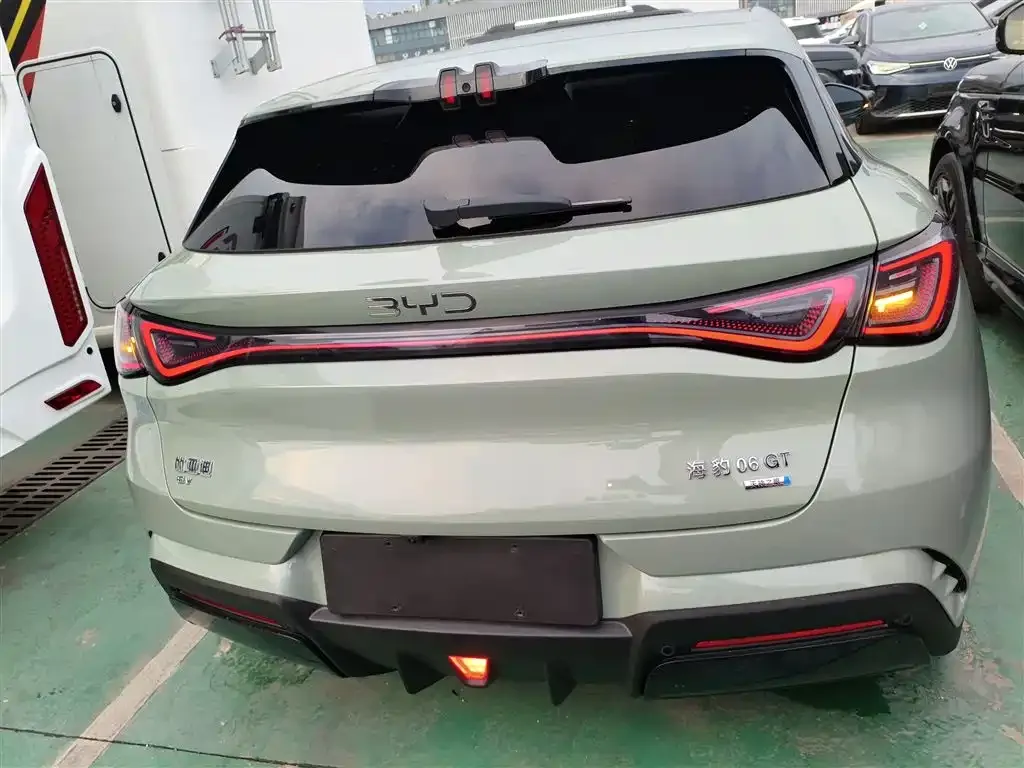 BYD Seal 06GT — фото 10