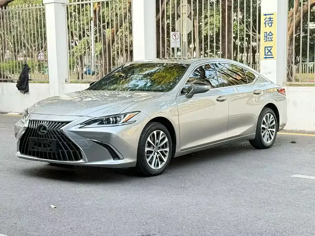 Lexus ES 2023 из CN, фото 1