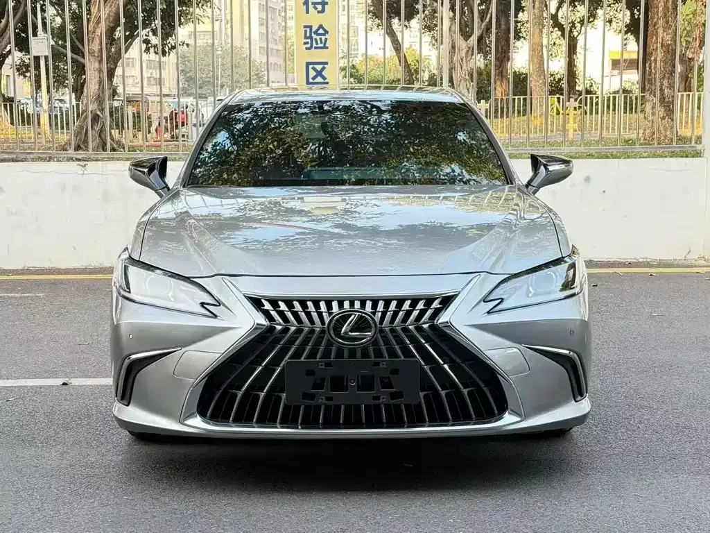 Lexus ES 2023 из CN, фото 5