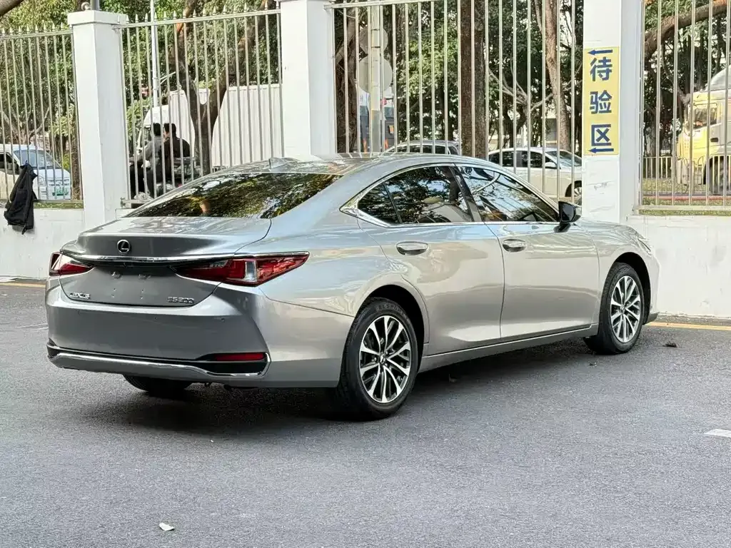 Lexus ES 2023 из CN, фото 9