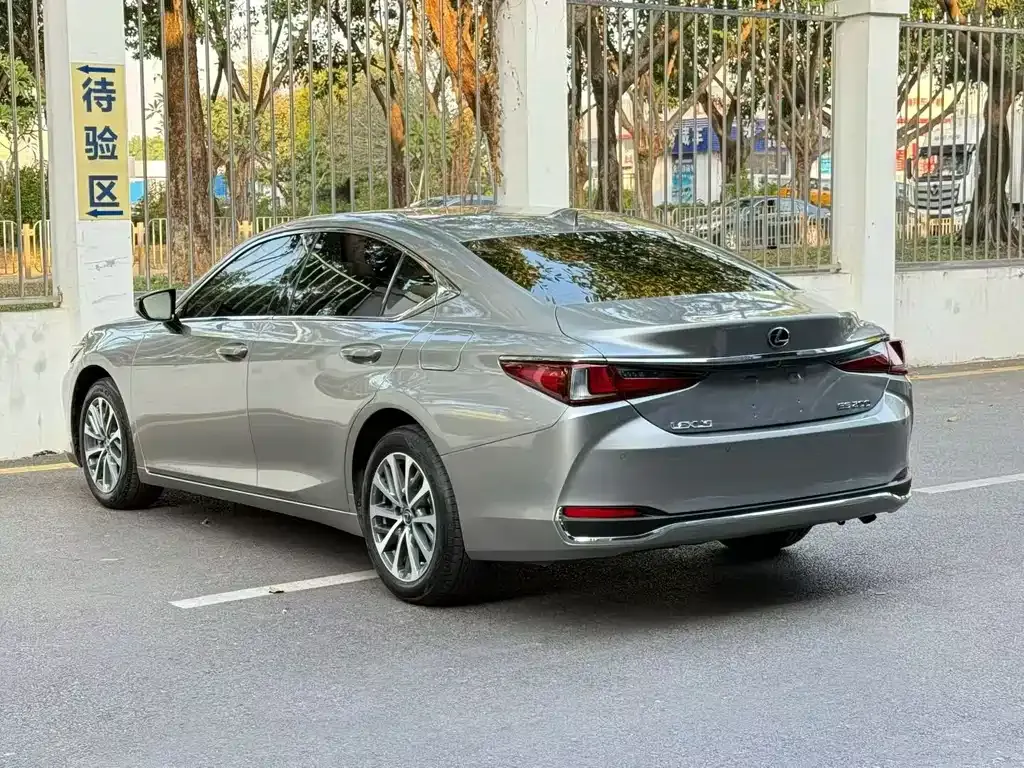 Lexus ES 2023 из CN, фото 4