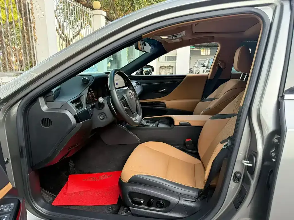 Lexus ES 2023 из CN, фото 2