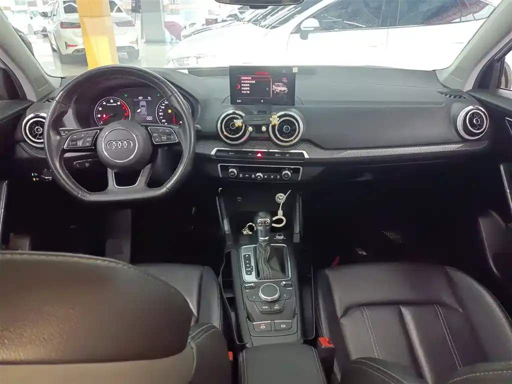 Audi Q2L 2022 из CN, фото 3