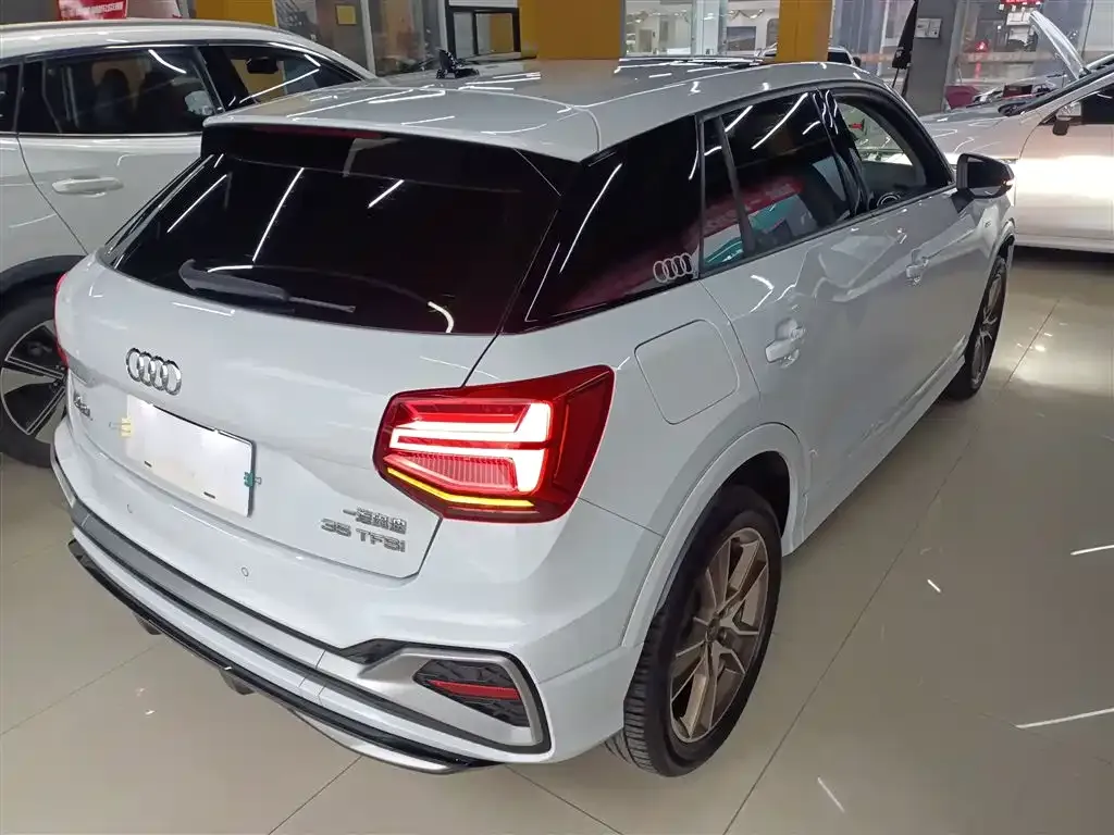 Audi Q2L 2022 из CN, фото 4