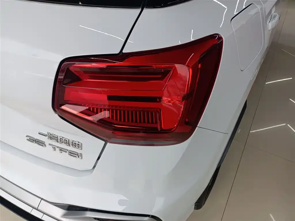 Audi Q2L 2022 из CN, фото 2