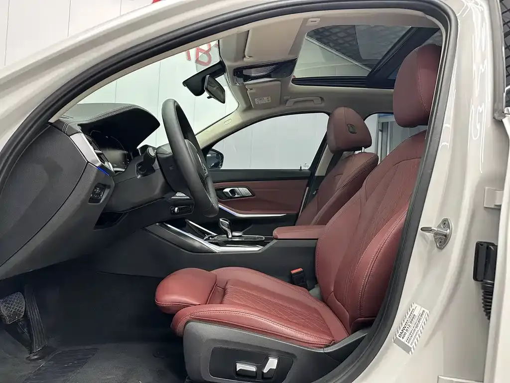 BMW 3 Series 2022 из CN, фото 9