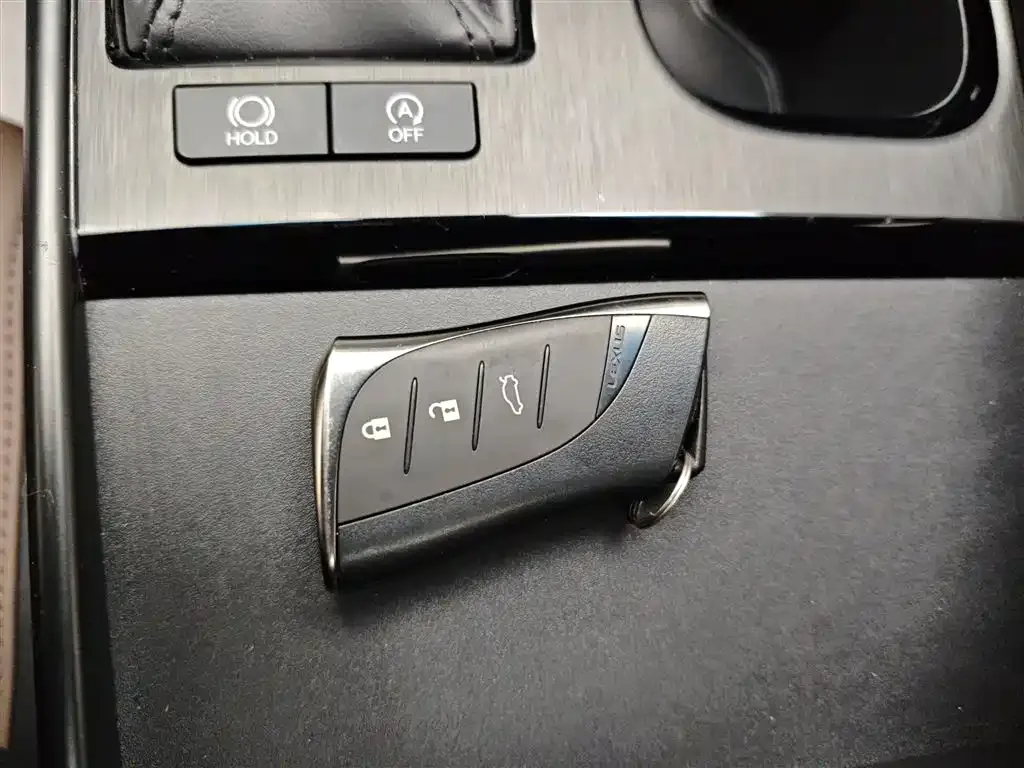 Lexus ES 2023 из CN, фото 9