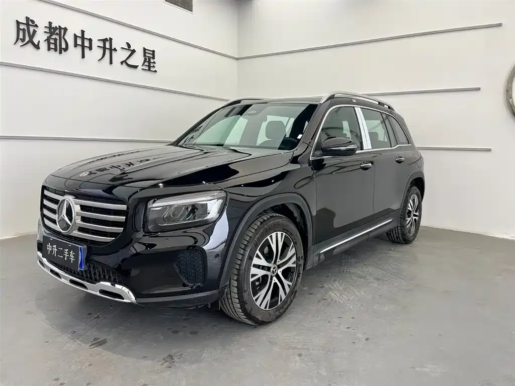 Mercedes-Benz GLB — фото 1