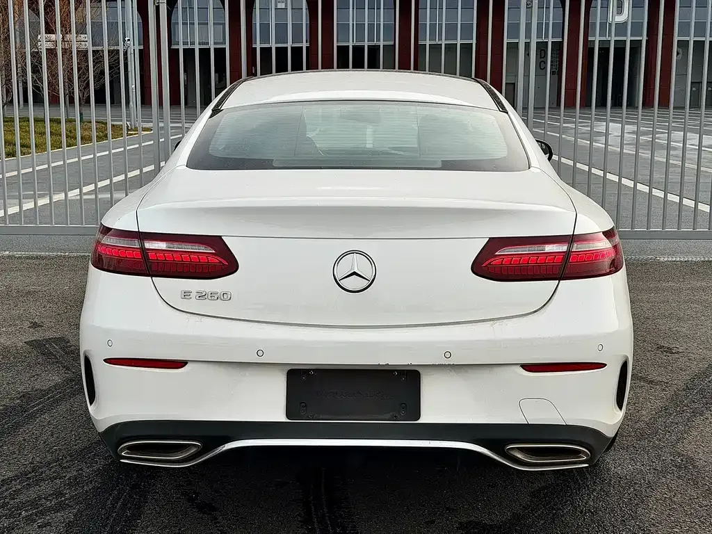 Mercedes-Benz E-Class (Import) — фото 9