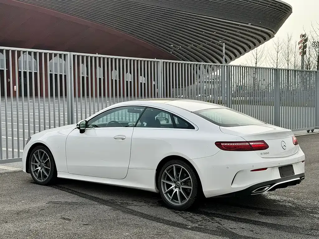 Mercedes-Benz E-Class (Import) — фото 7