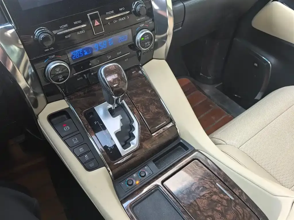 Toyota Alphard 2021 из CN, фото 7